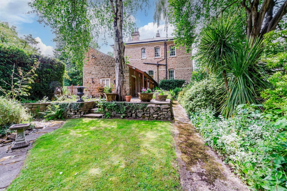Image of Crow Hill Drive, Mansfield