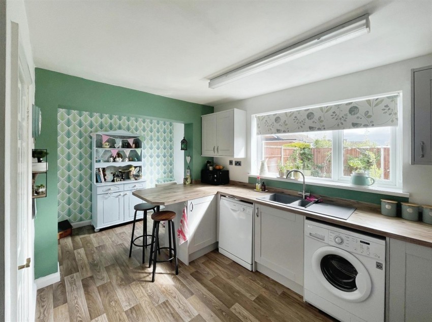 Images for Manvers Crescent, Edwinstowe, Mansfield