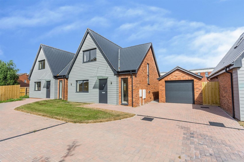 Images for Old House Garden, High Street, Edwinstowe