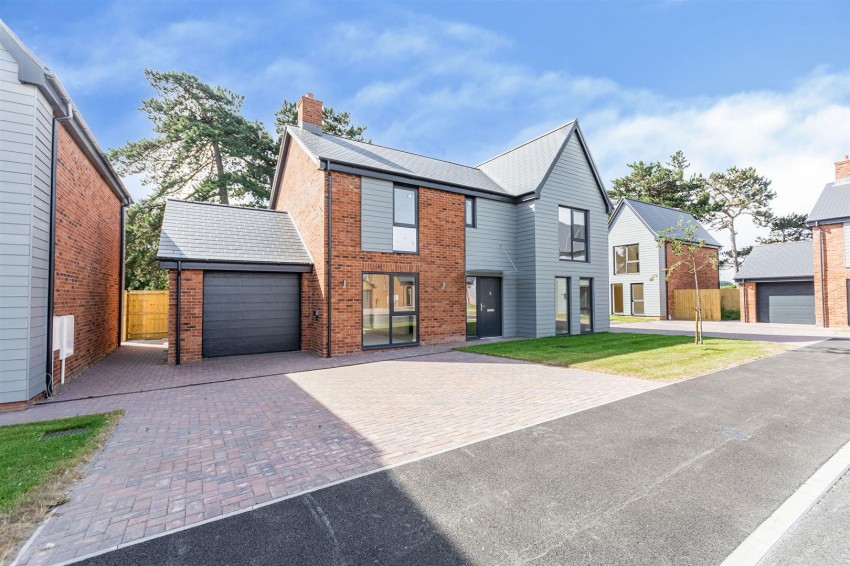 Images for Old House Garden, High Street, Edwinstowe