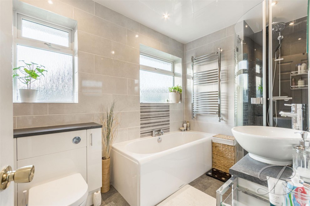 Image of Summercourt Drive, Ravenshead, Nottingham