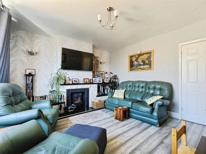 Images for Carnarvon Grove, Sutton-In-Ashfield
