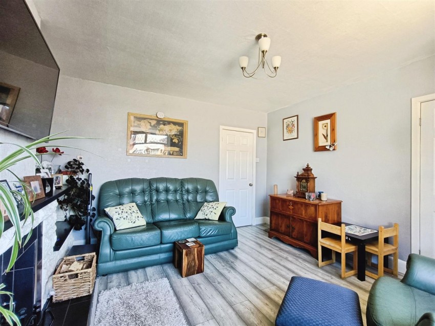 Images for Carnarvon Grove, Sutton-In-Ashfield
