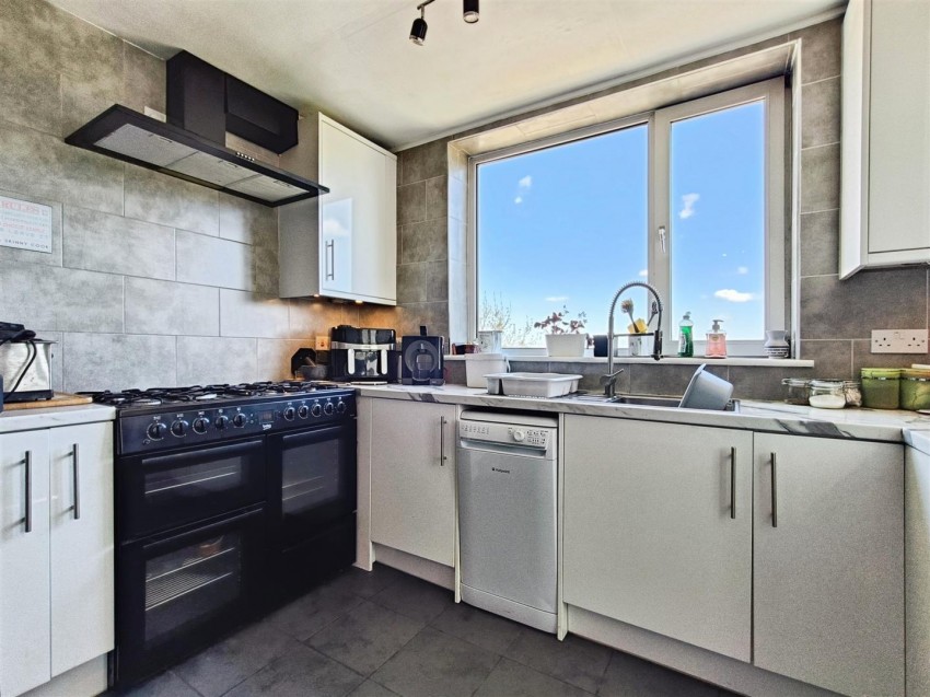 Images for Carnarvon Grove, Sutton-In-Ashfield