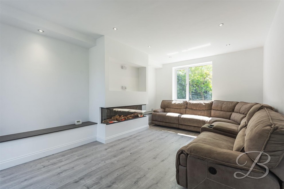 Image of Lansbury Road, Edwinstowe, Mansfield
