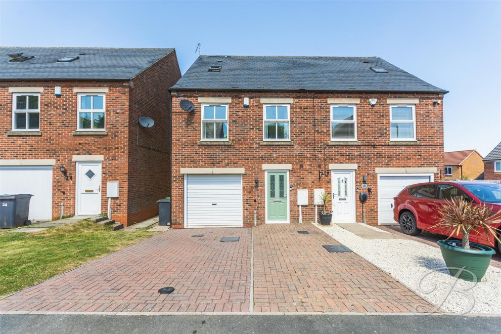 Image of Hall Farm Gardens, Holmewood, Chesterfield