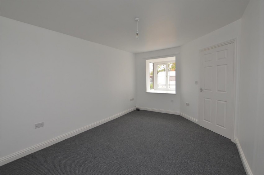Images for Red Oaks Court, Warsop