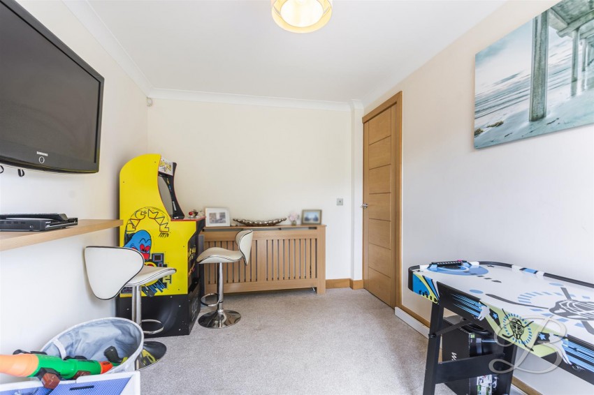 Images for Chestnut Close, Harlow Wood, Mansfield