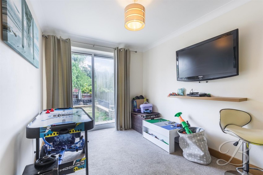 Images for Chestnut Close, Harlow Wood, Mansfield