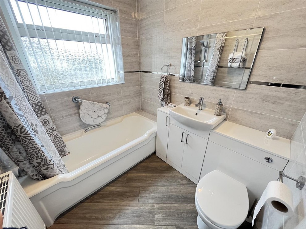 Image of Woodhall Gardens, Mansfield