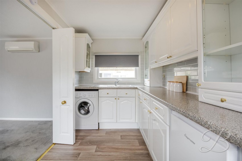 Images for Mickledale Lane, Bilsthorpe, Newark