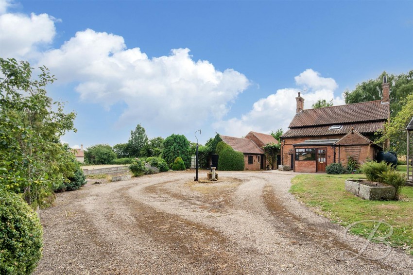 Images for Main Street, Kneesall, Newark