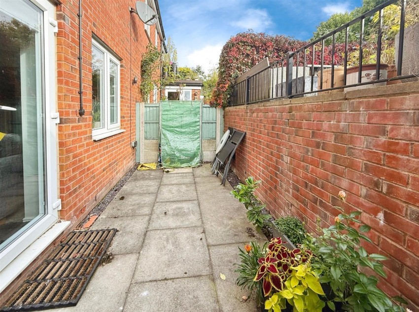 Images for East Street, Doe Lea, Chesterfield