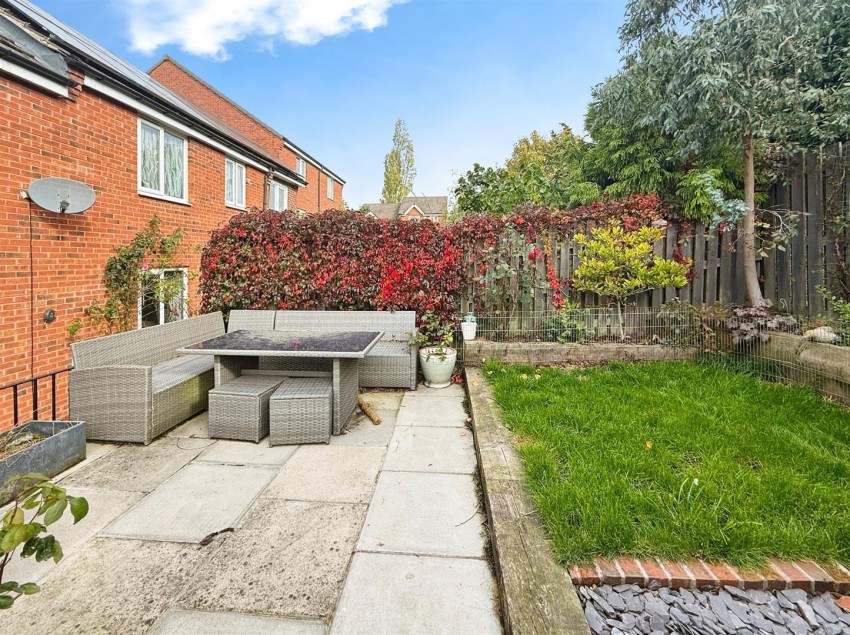 Images for East Street, Doe Lea, Chesterfield