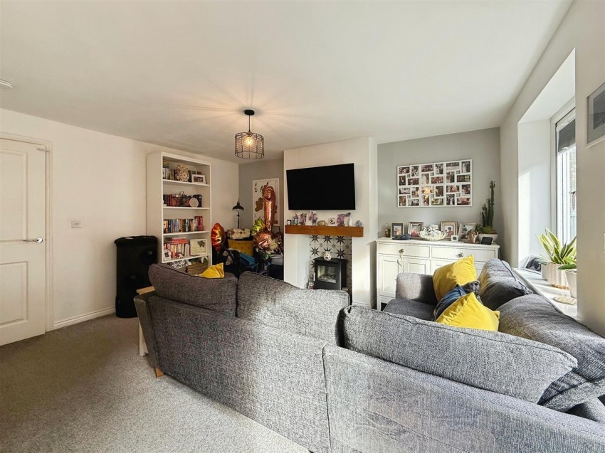Images for East Street, Doe Lea, Chesterfield