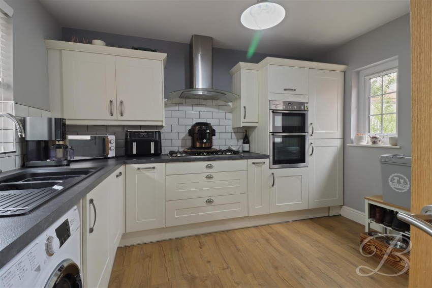 Images for Alexander Road, Farnsfield, Newark