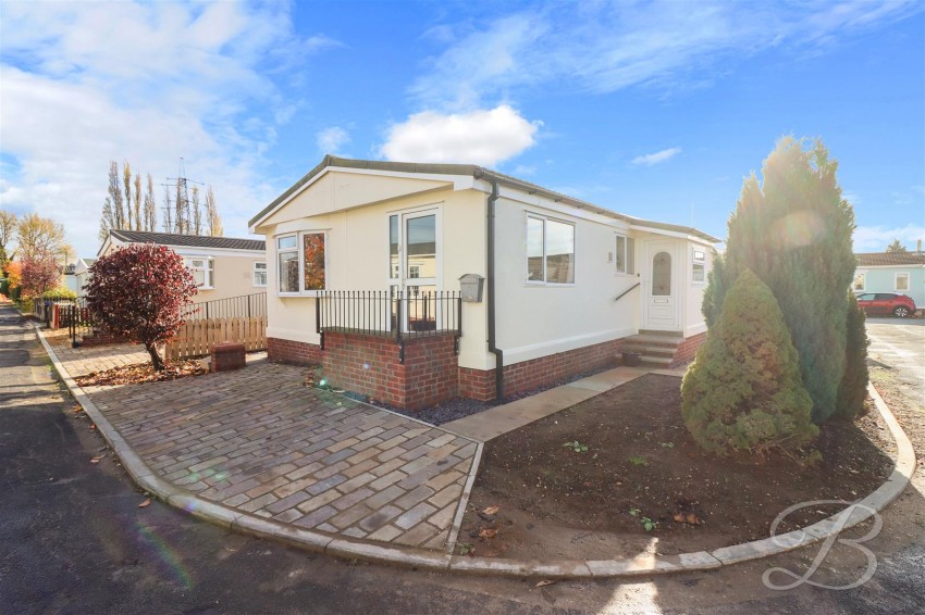 Images for 82, Riverdale Park, Staveley