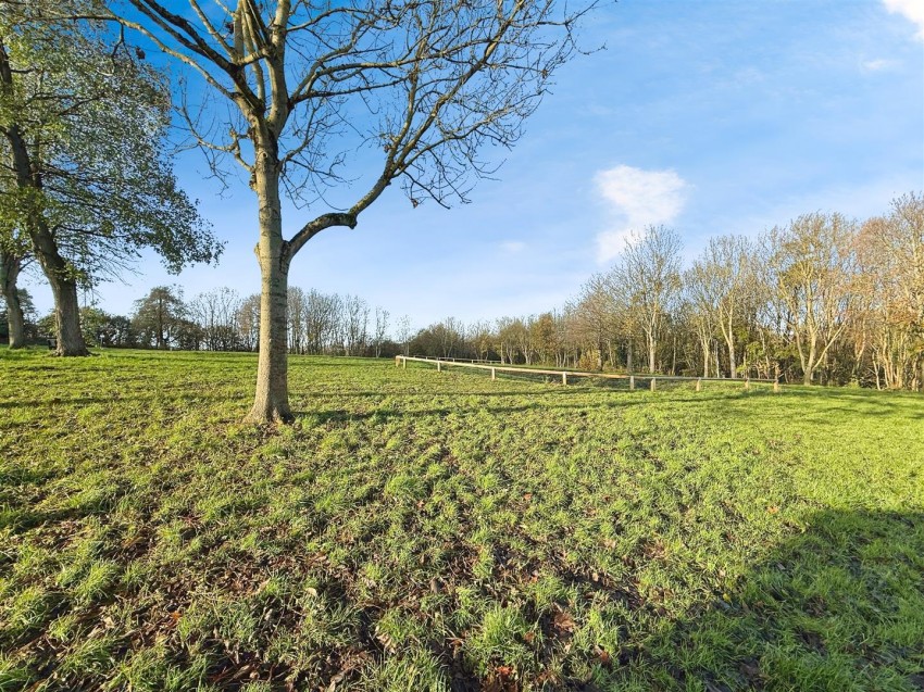 Images for Larkspur Close, Forest Town, Mansfield